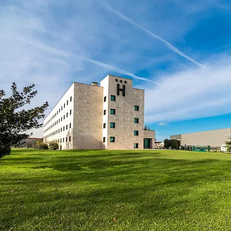 Hotel Puerta 3*