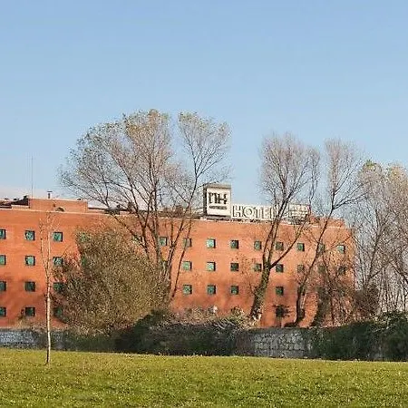 Puerta Hotel