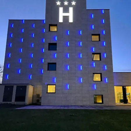 Отель Puerta