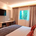 מלון Puerta 3*